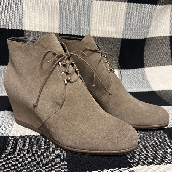Stuart Weitzman like new comfort wedge lace up taupe tan suede leather booties - Picture 1 of 8